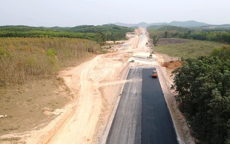 Bộ GTVT đề nghị đẩy nhanh mặt bằng 3 tuyến cao tốc Bắc - Nam qua Quảng Bình