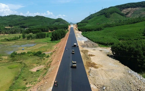 Bộ Xây dựng yêu cầu phê bình nhiều nhà thầu ở cao tốc Quy Nhơn - Chí Thạnh