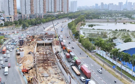 TP.HCM yêu cầu đẩy nhanh tiến độ các dự án giao thông trọng điểm