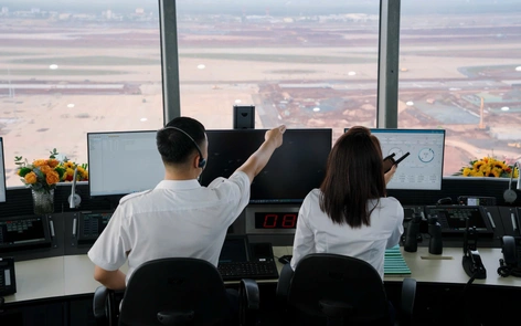 Cận cảnh kiểm soát viên không lưu điều hành chuyến bay lịch sử đầu tiên tại Cảng HKQT Long Thành