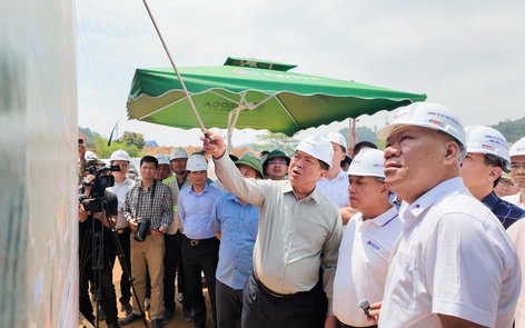 Video: Chuyến kiểm tra công trường 2 cao tốc qua Lạng Sơn, Cao Bằng của Bộ trưởng Trần Hồng Minh