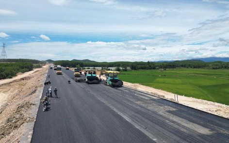 Bộ Xây dựng chỉ đạo đảm bảo tiến độ hai cao tốc qua Hà Tĩnh - Quảng Bình
