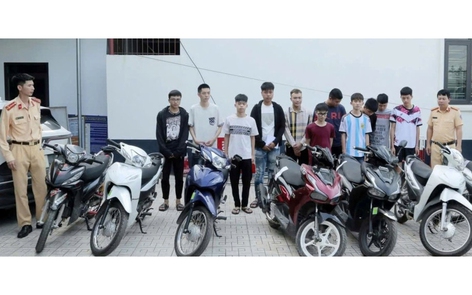 Quảng Ninh: Phạt gần 100 triệu đồng nhóm thanh thiếu niên tụ tập lái xe lạng lách, đánh võng