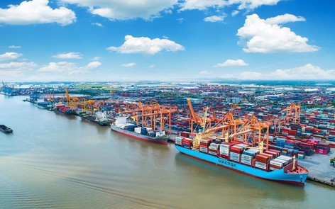 Vận tải tăng trưởng ấn tượng