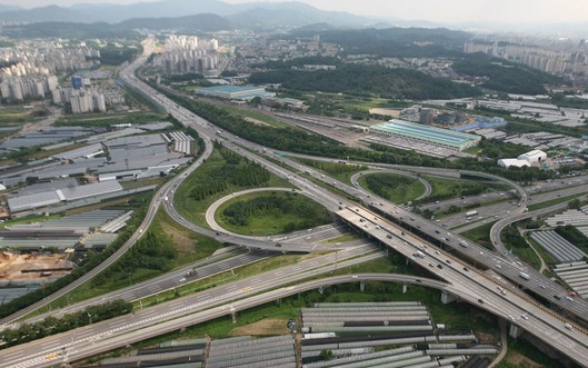 Cách nào giúp Hàn Quốc đột phá làm đường cao tốc?