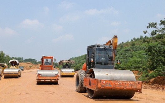 Điều chỉnh tổng mức đầu tư cao tốc Tuyên Quang - Phú Thọ, hoàn thành 4 làn xe trong năm 2023