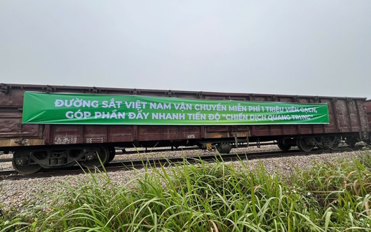 Đường sắt miễn phí vận chuyển 1 triệu viên gạch hỗ trợ xây dựng nhà ở tại miền Trung