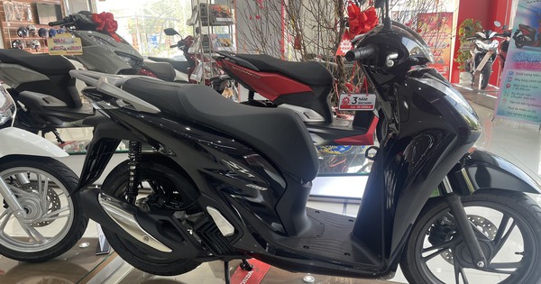 Giá xe Honda SH 2023 lại bật tăng những ngày giáp Tết