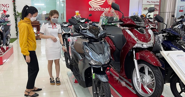 Nguồn cung giảm, giá xe máy Honda, Yamaha tại đại lý lại rục rịch tăng đầu  năm 2023