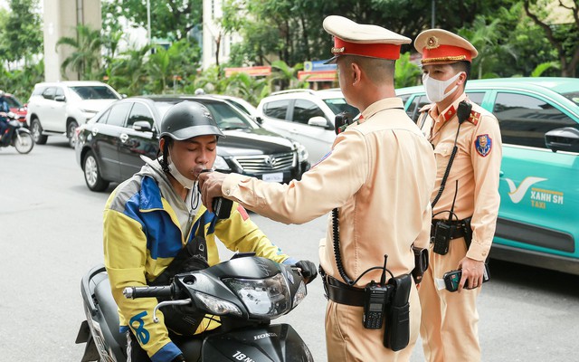 Quy định mới về sử dụng kinh phí thu từ xử phạt vi phạm giao thông và đấu giá biển số xe