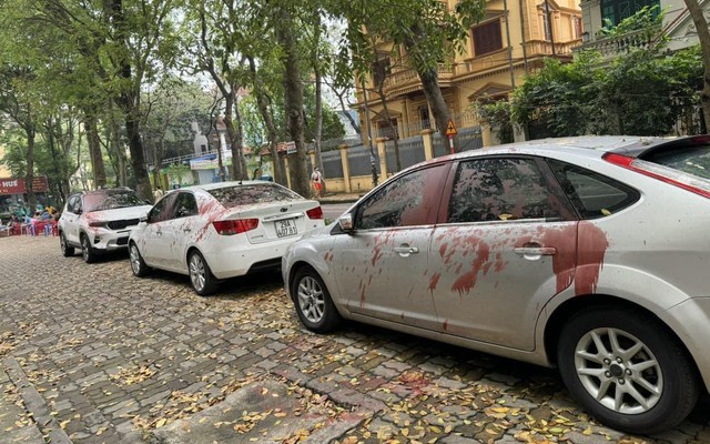 Công an Hà Nội vào cuộc điều tra vụ 6 ôtô con bị kẻ xấu tạt sơn