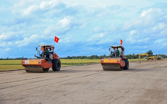 Đẩy nhanh tiến độ các dự án đường cao tốc tại đồng bằng sông Cửu Long