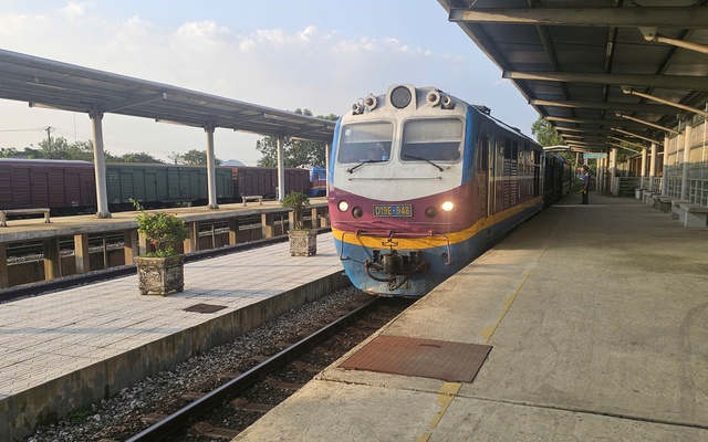 Ngành đường sắt áp dụng trả vé trực tuyến không thu phí