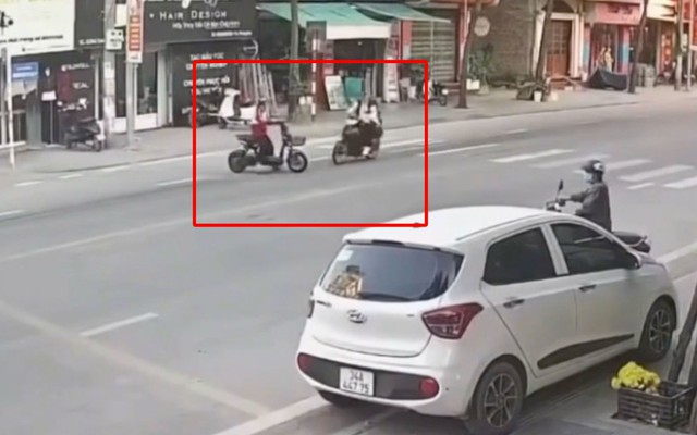 Sai lầm khi sang đường mà nhiều người đi xe máy gặp phải dẫn đến tai nạn