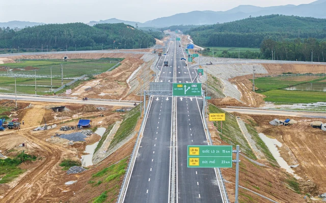 Ngắm cao tốc Quảng Ngãi - Hoài Nhơn trước ngày khánh thành