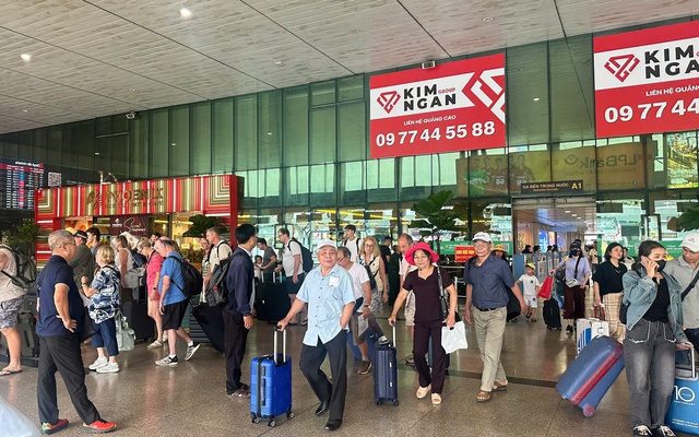 Sân bay Tân Sơn Nhất phục vụ 126.000 khách/ngày cao điểm lễ 30/4