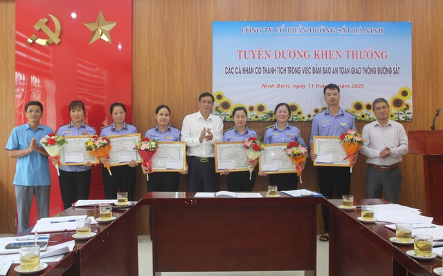 Công ty CP Đường sắt Hà Ninh: Song hành thi đua sản xuất và nâng đời sống người lao động