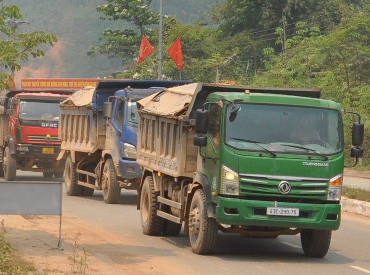 xe quá tải ở Quảng Nam