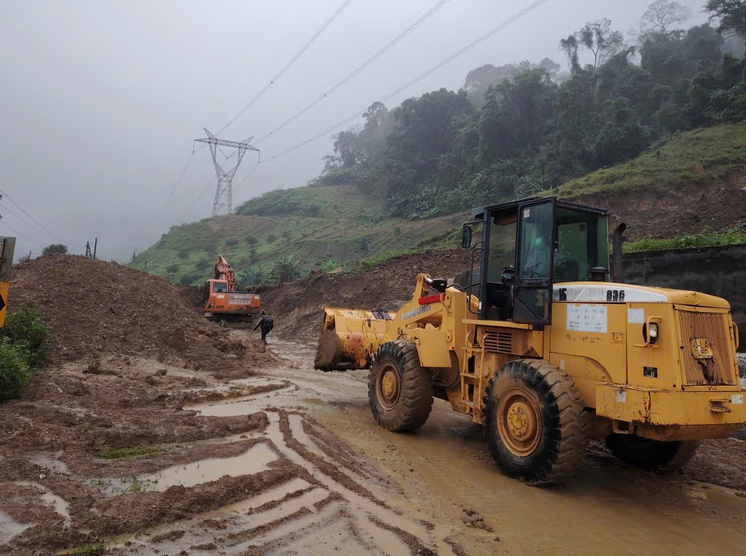 sạt lở đèo Lò Xo