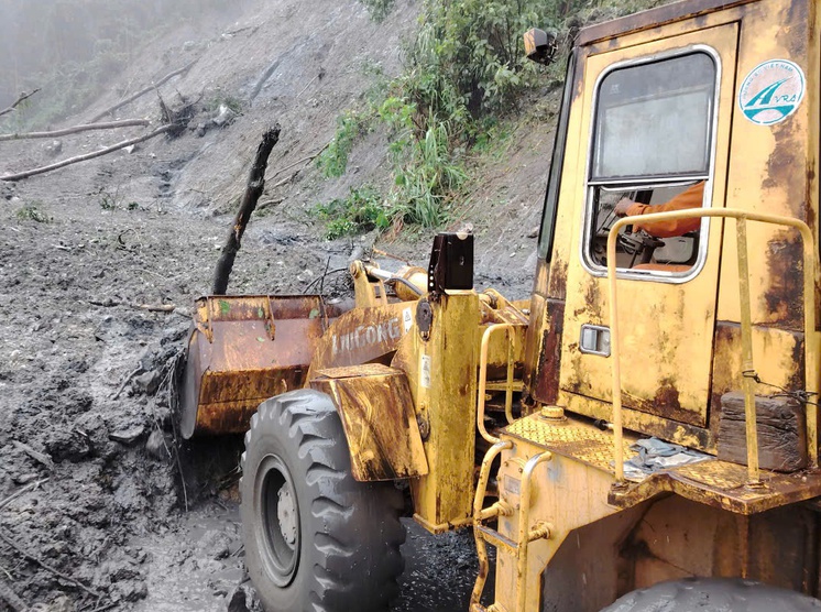 sạt lở đèo Lò Xo