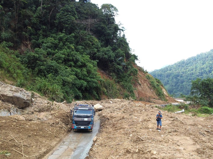 video toàn cảnh sạt lở đất