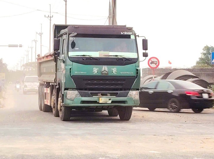 xe ben chở bùn vào đường cấm ở Đà Nẵng
