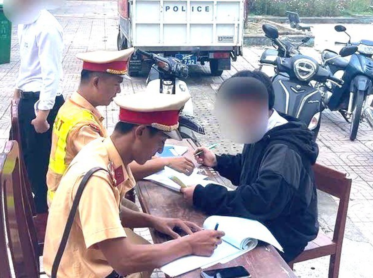 học sinh vi phạm