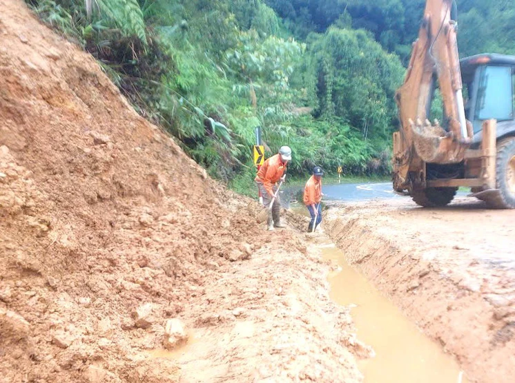 khắc phục sạt lở